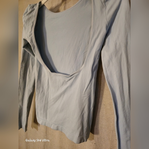 FREEPEOPLE  Low-Back Seamless Long Sleeve (Light Blue) - Picture 2 of 6